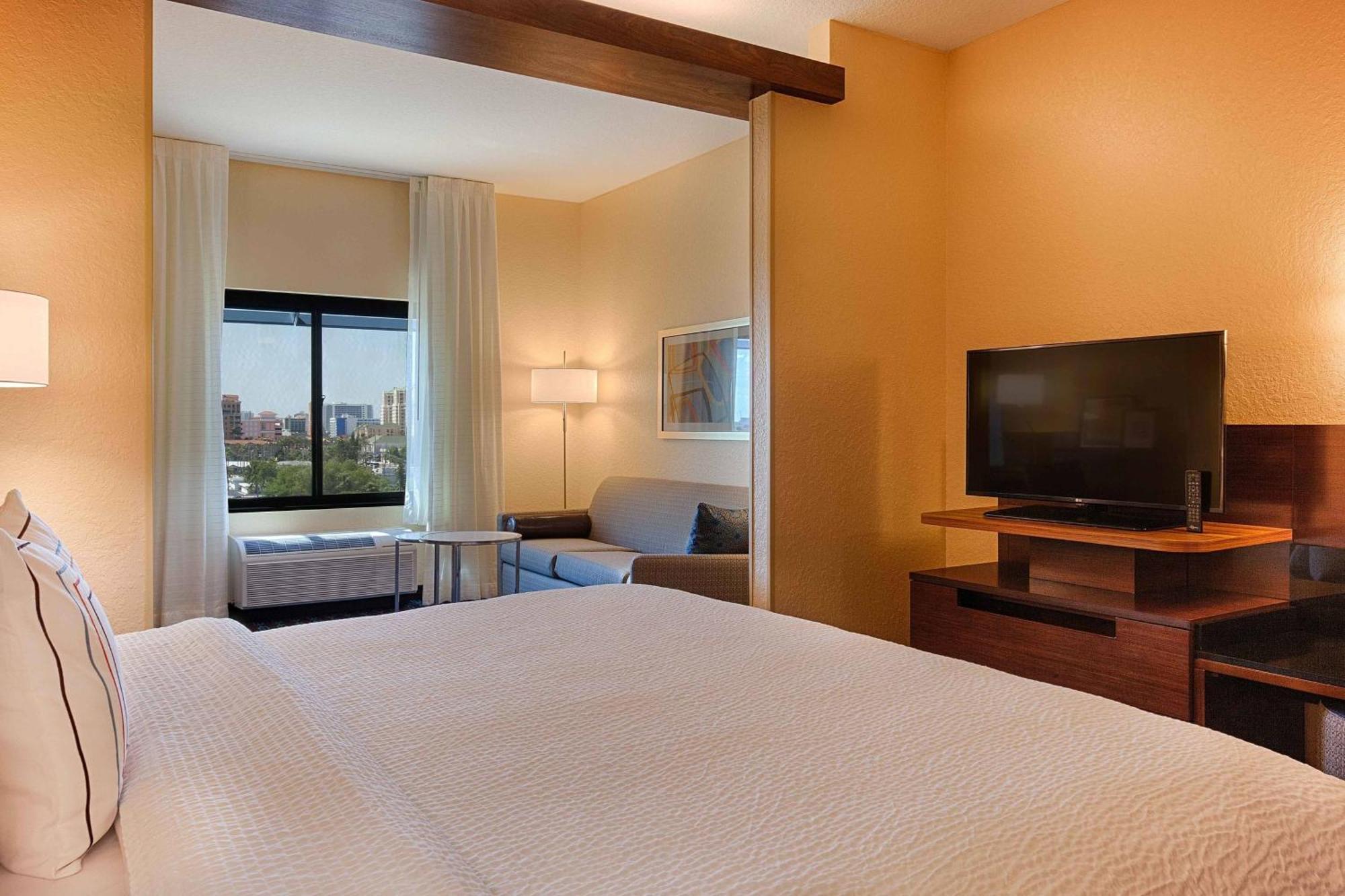 Fairfield Inn & Suites By Marriott Clearwater Beach Exteriör bild