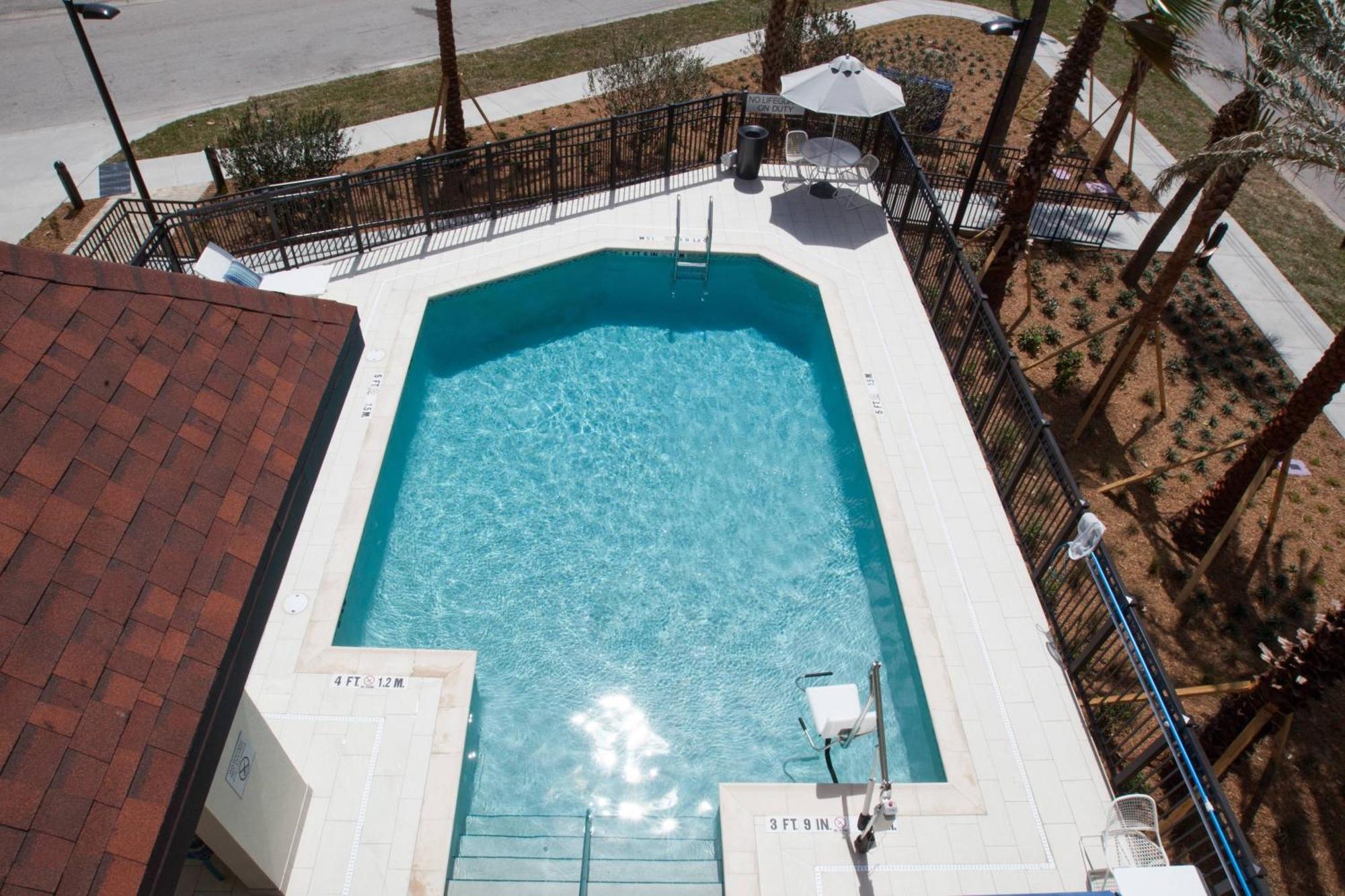Fairfield Inn & Suites By Marriott Clearwater Beach Exteriör bild