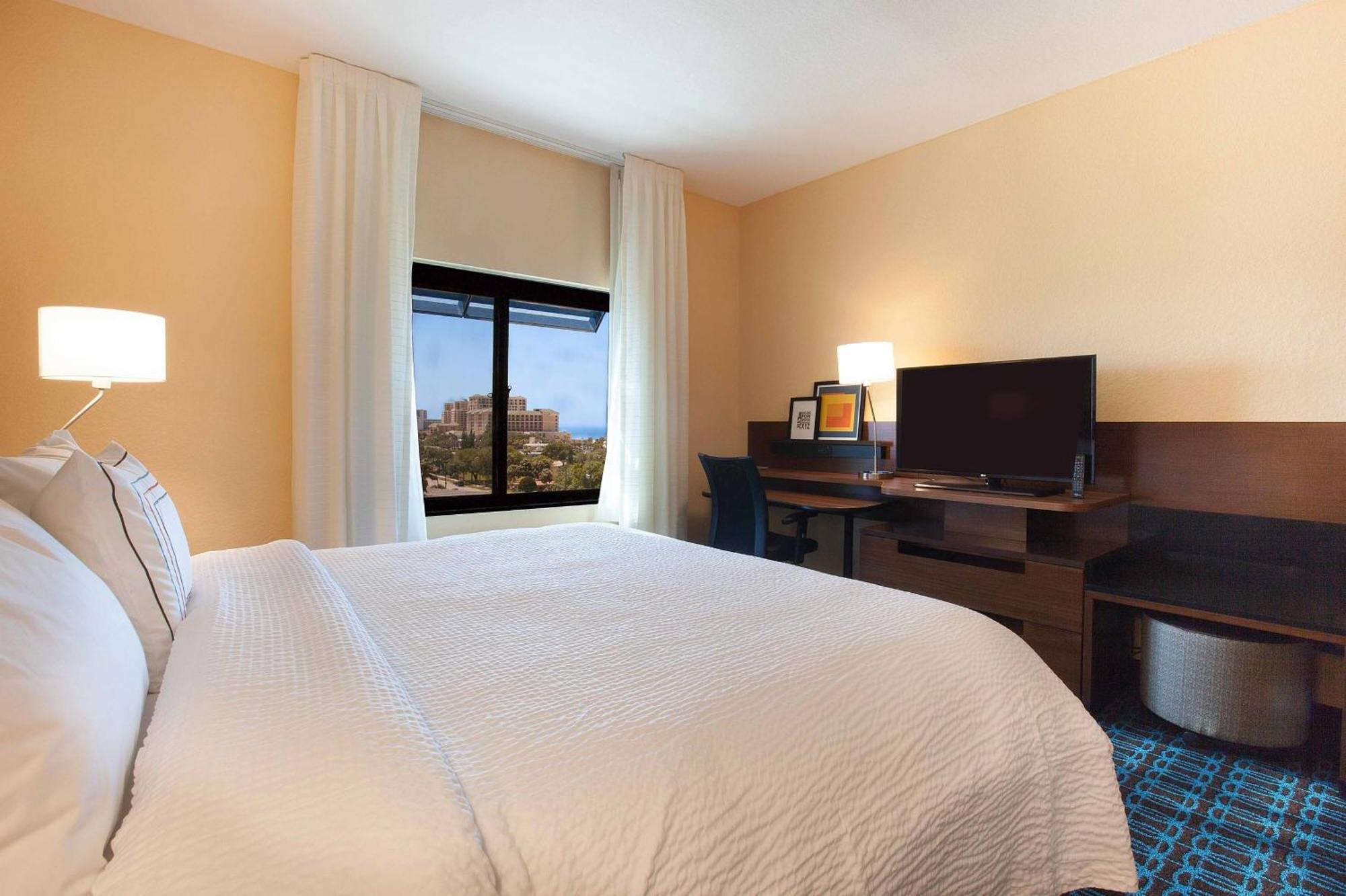 Fairfield Inn & Suites By Marriott Clearwater Beach Exteriör bild