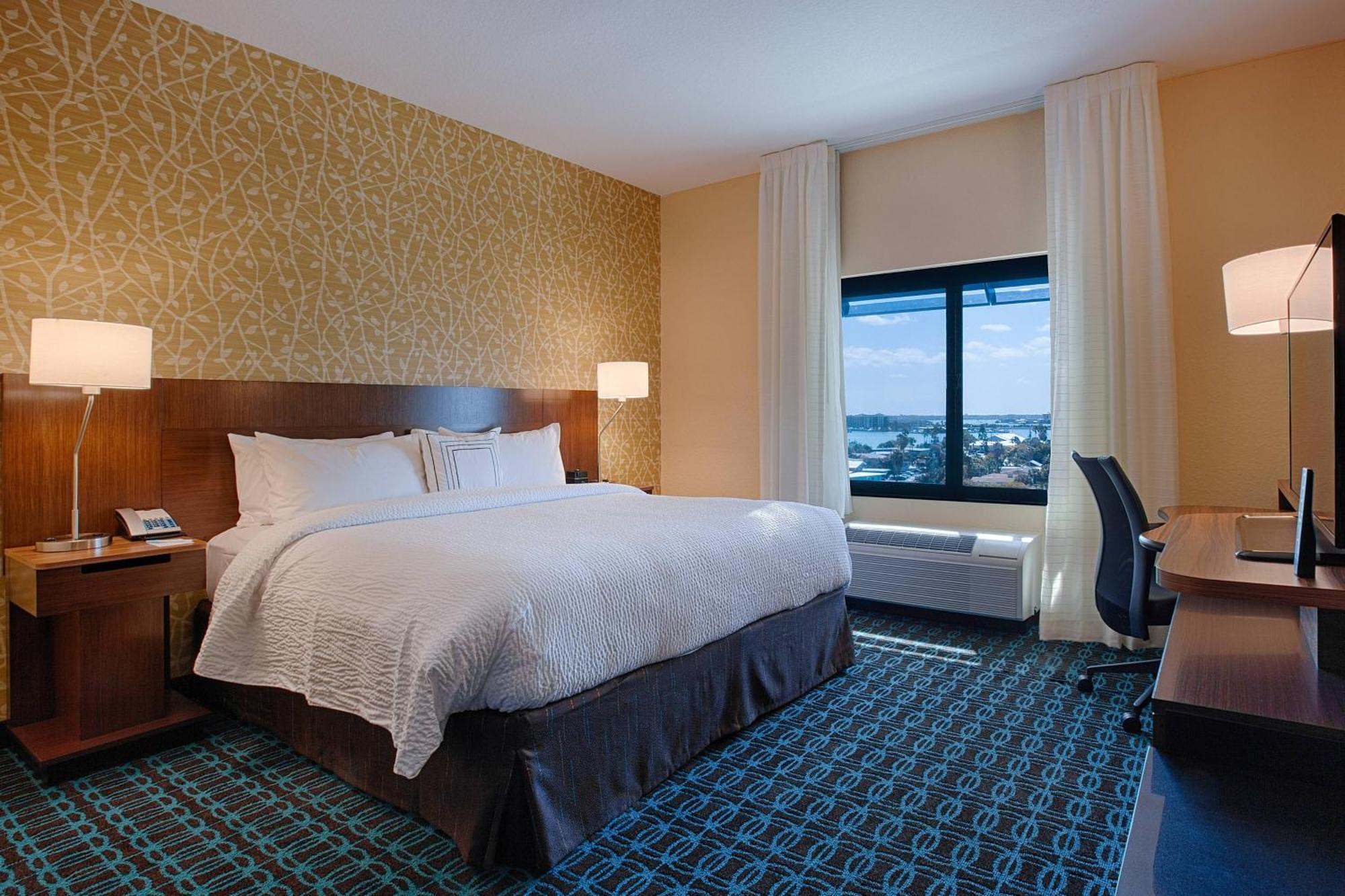 Fairfield Inn & Suites By Marriott Clearwater Beach Exteriör bild