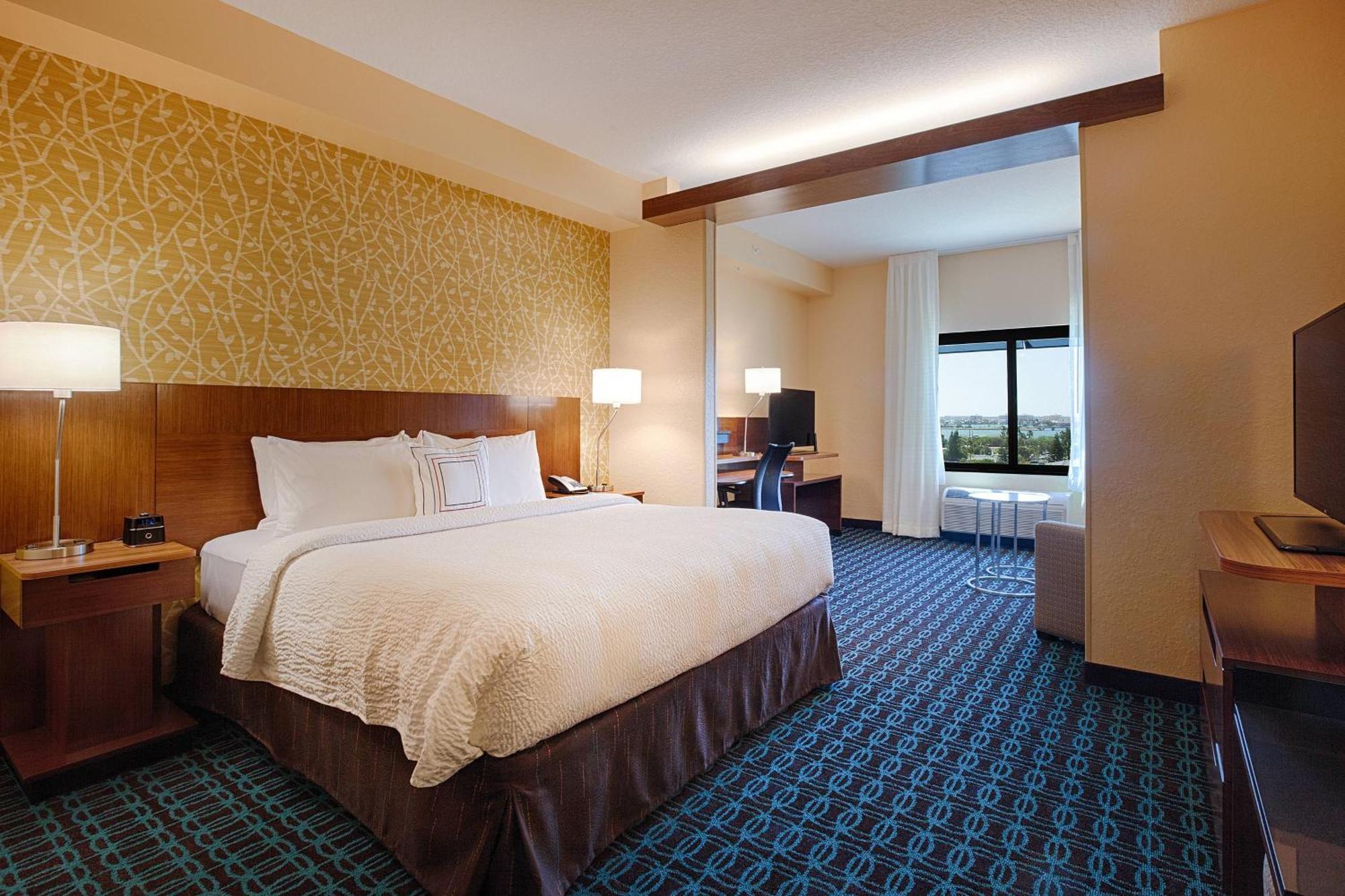 Fairfield Inn & Suites By Marriott Clearwater Beach Exteriör bild
