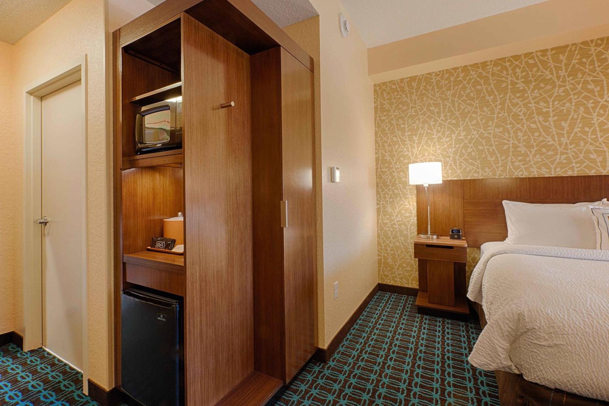 Fairfield Inn & Suites By Marriott Clearwater Beach Exteriör bild