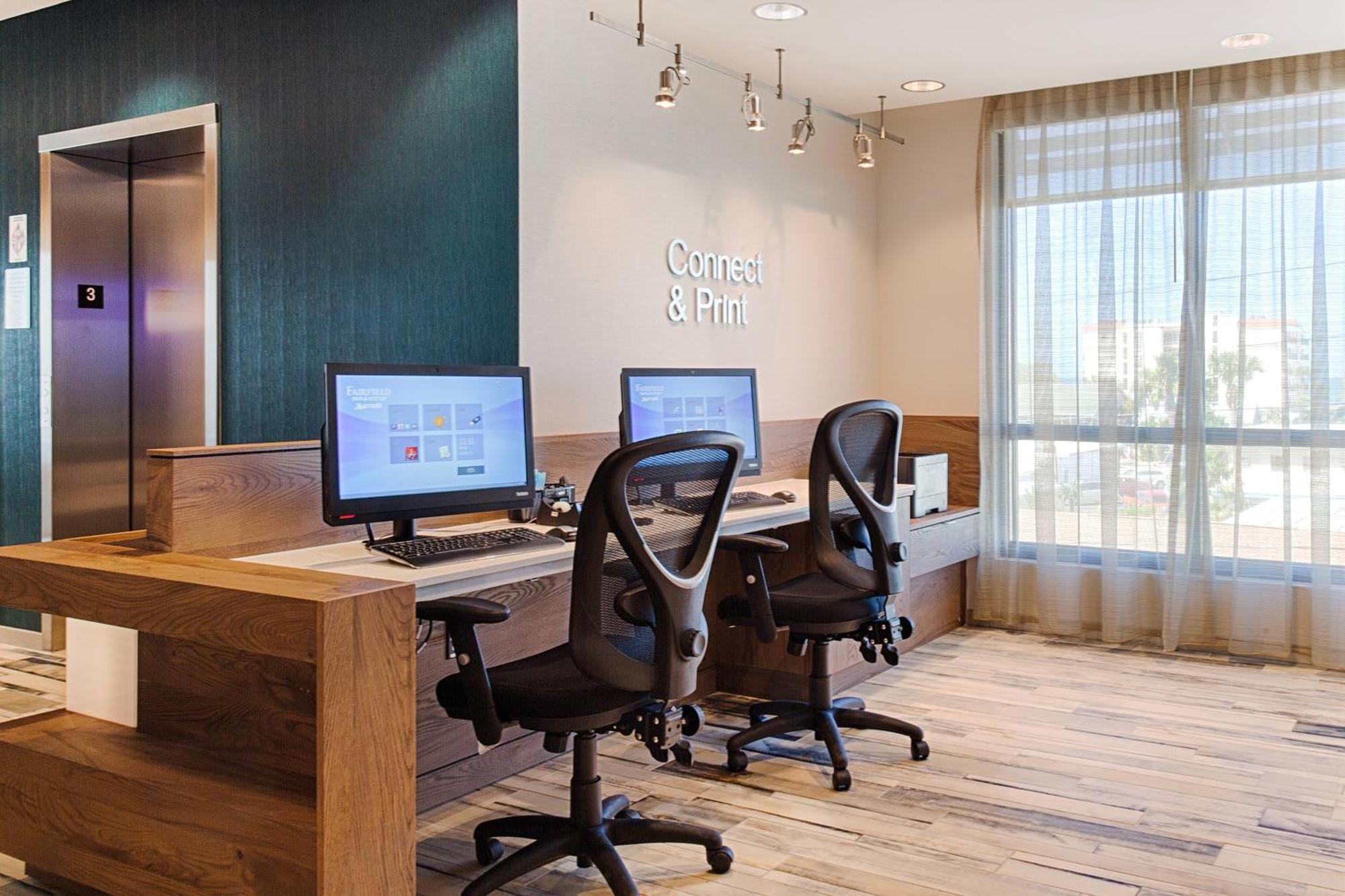Fairfield Inn & Suites By Marriott Clearwater Beach Exteriör bild